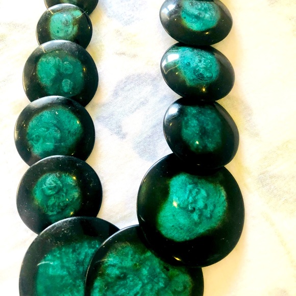 Green Disks Necklace - Picture 2 of 2